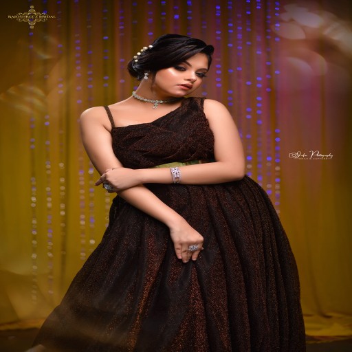 Photos of Siyaa Banerjee on Enigmatixmedia