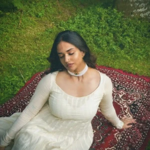 Shreya Vishakant Profile Contact Pictures Videos